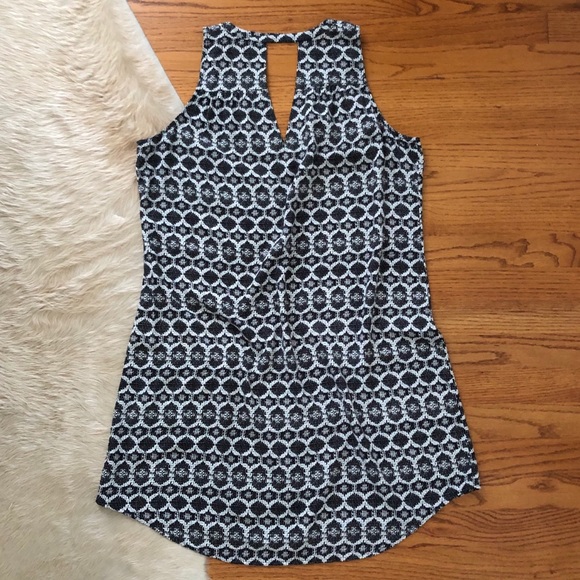 Sleeveless Black & White Patterned Old Navy Dress - Picture 3 of 8